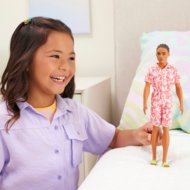 BARBIE Kenas madistas oranžiniu kombinezonu, HYT99