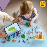 11205 LEGO® Gabby’s Dollhouse Saldėsių kalnas ir katytės sodas