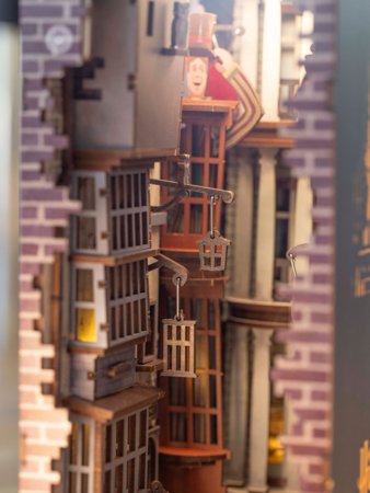 REVELL modelis Diagon Alley - Harry Potter: Tiny Adventures Handmade miniature worlds to assemble, 00530 