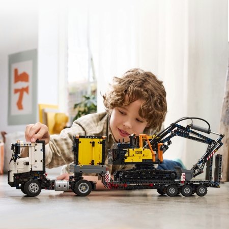 42175 LEGO® Technic Sunkvežimis Volvo FMX ir elektrinis ekskavatorius Volvo EC230 