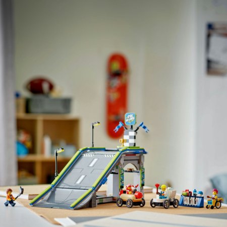 60460 LEGO® City Great Vehicles Be ribų: lenktyninių automobilių rampų trasa 