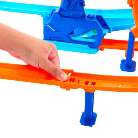 HOT WHEELS Stunt Tracks lenktynių trasos rinkinys – Dvigubos kilpos iššūkis, JHK73 