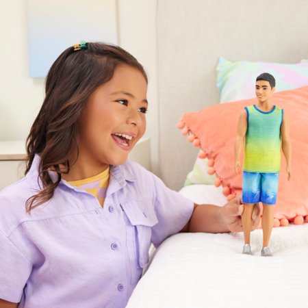 BARBIE Kenas madistas mėlynais šortais, HYV00 