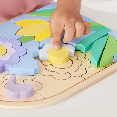 FISHER-PRICE Wood medinė dėlionė gėlės, HXT97 