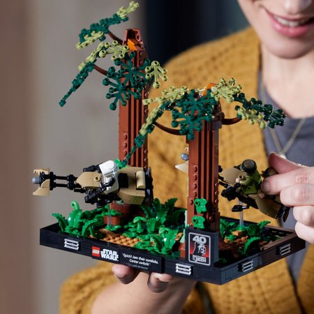 75353 LEGO® Star Wars™ Endoro™ greitaeigio motociklo gaudynių diorama 75353