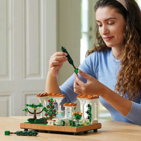10359 LEGO® Icons Sodas su fontanu 