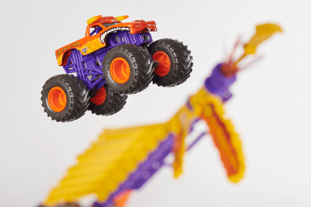 MONSTER JAM trasos konstrukcijų rinkinys su visureigiu 1:64 Basic  Stunt, 6045029 6045029