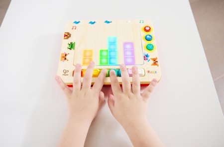 HAPE pianinas, E0701K 