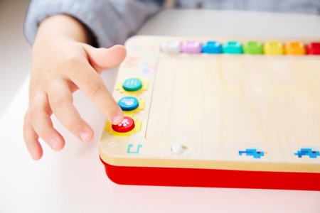 HAPE pianinas, E0701K 