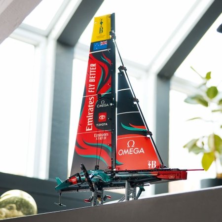42174 LEGO® Technic Jachta Emirates Team New Zealand AC75 