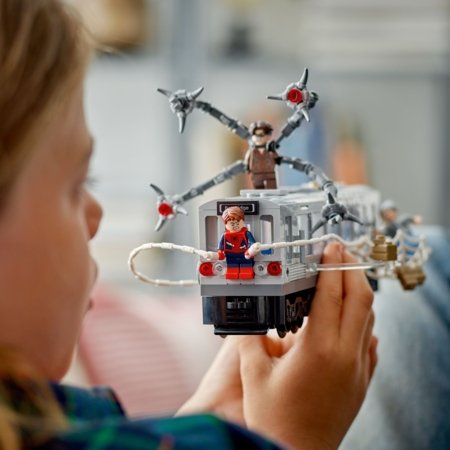 76321 LEGO® Super Heroes Marvel Žmogaus voro ir Daktaro Aštuonkojo kova metro 