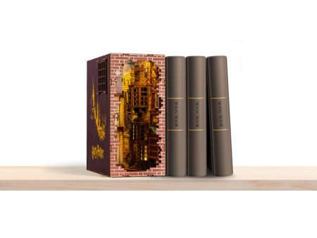 REVELL modelis Diagon Alley - Harry Potter: Tiny Adventures Handmade miniature worlds to assemble, 00530 